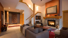Goldenwood 8336 | Family-sized Townhome with Private Hot Tub, Secure Parking & Golf Course Views